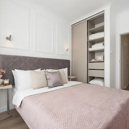 Urban Chic - Mennica - Center - For 20 Guests Lejlighed *