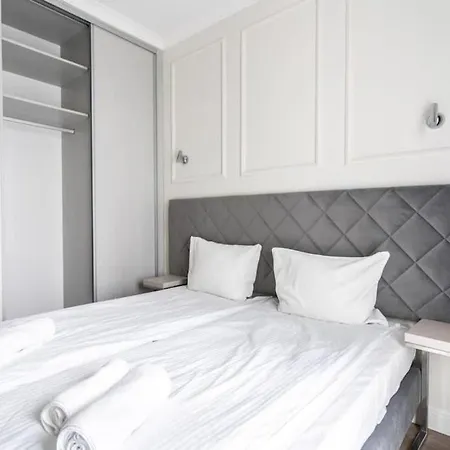 Urban Chic - Mennica - Center - For 20 Guests Апартаменты *